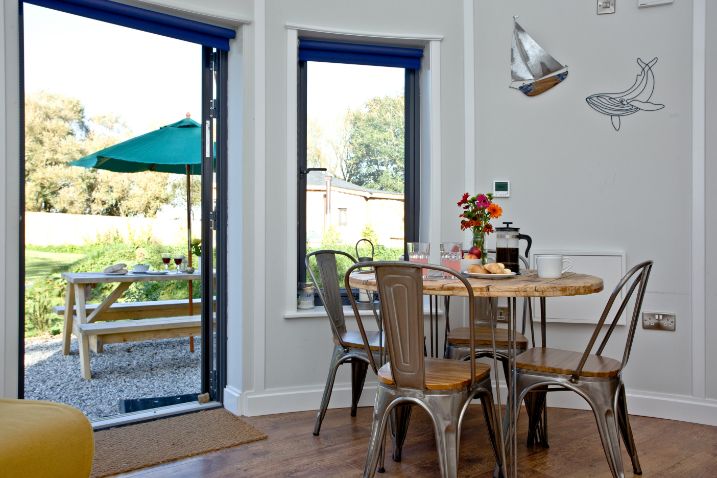 East Thorne Roundhouses - eat