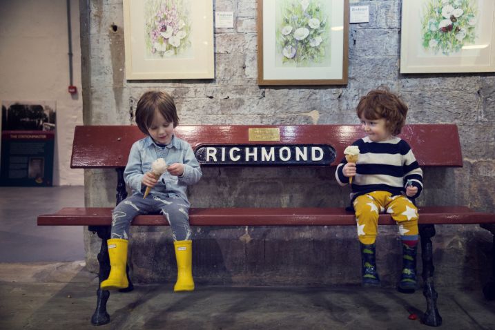 Brompton Lakes - eat