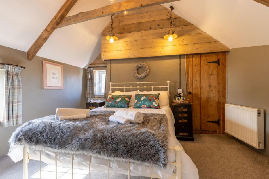 Fuchsia Cottage - Sleeps 4, master bedroom