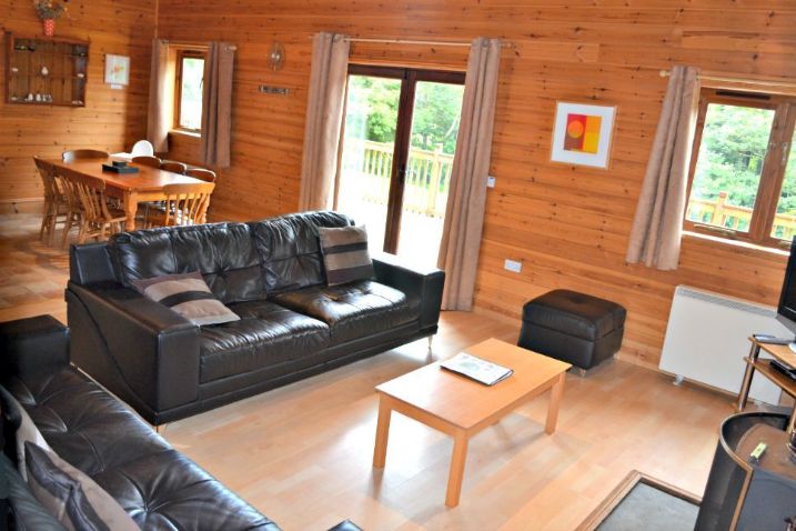 Coombe Mill Lodges - rooms