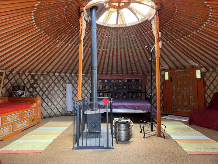 Hidden Valley Yurts & Lake House - rooms