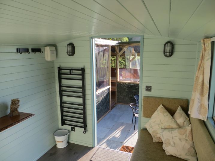 Point Farm Glamping - rooms